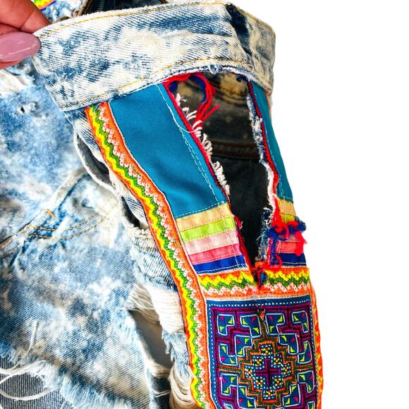 Tricia Fix Vintage Levi's 501 High Rise Cut Off Jean Shorts Side Cut Out RARE 2 - Picture 5 of 7